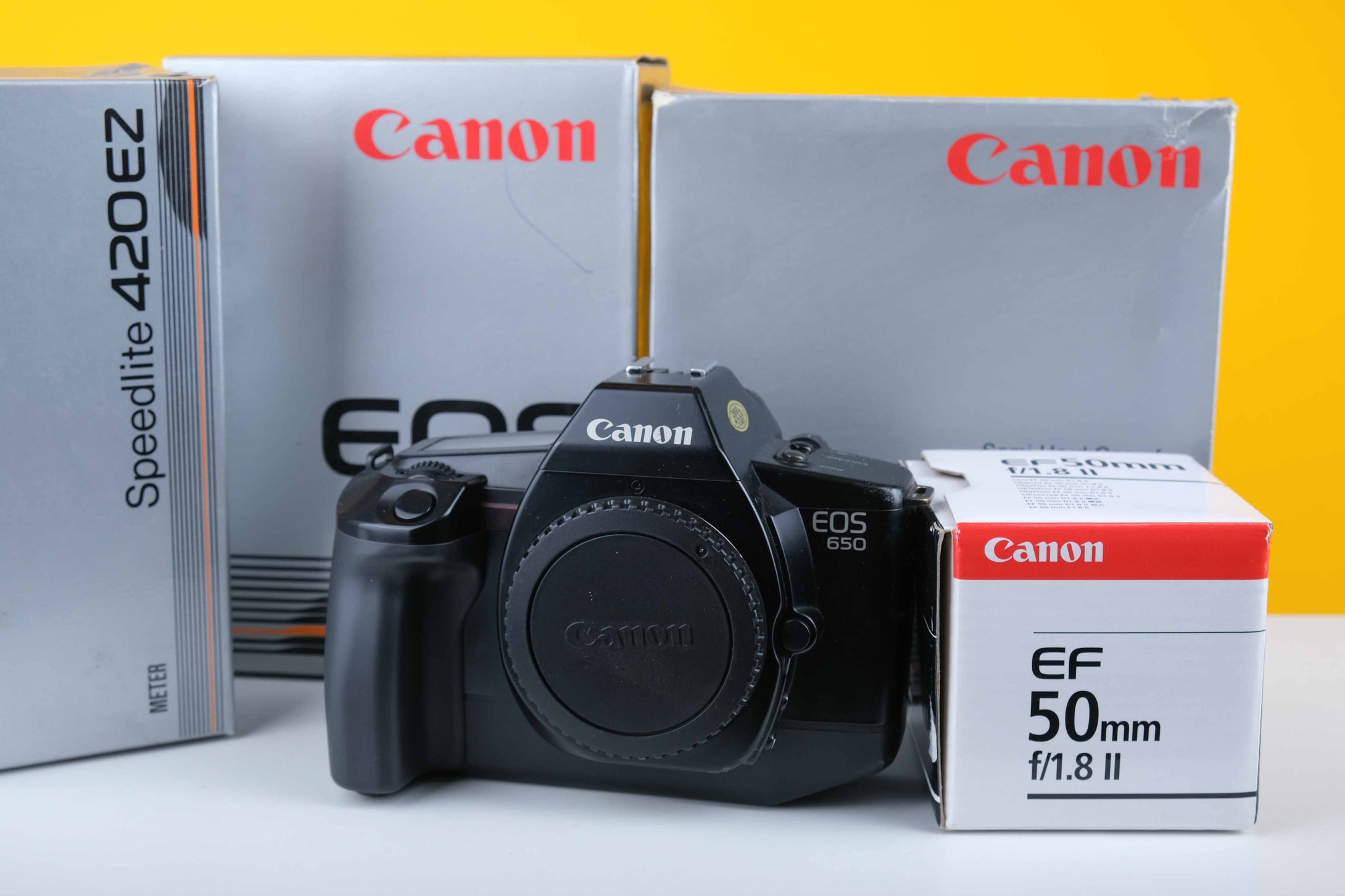 Canon EOS 650 35mm Film Camera Set