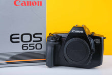 Load image into Gallery viewer, Canon EOS 650 35mm Film Camera Set
