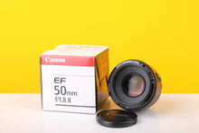 Load image into Gallery viewer, Canon EOS 650 35mm Film Camera Set
