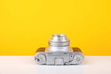 Load image into Gallery viewer, Franka Prontor-SVS 35mm Rangefinder Camera with ISCO-Gottingen Isconar 45mm f2.8 Lens
