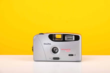 Load image into Gallery viewer, Halina Snapz e200 35mm Point and Shoot Film Camera
