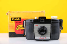 Load image into Gallery viewer, Kodak Brownie Cresta II 120 Film Camera Boxed
