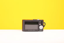 Load image into Gallery viewer, Leica D-LUX 3 Digital Camera with Leather Case
