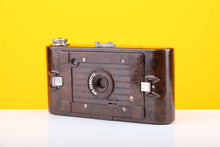 Load image into Gallery viewer, Kodak No.2 Hawkette Folding 120 Film Camera
