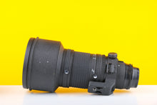 Load image into Gallery viewer, Nikon AF-I Nikkor 300mm f/2.8D ED-IF in CT-303 Case
