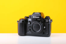 Load image into Gallery viewer, Nikon F4 35mm SLR Film Camera with Nikon F Nikkor 28-70mm f3.5-4.5 D Lens Boxed
