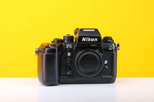 Load image into Gallery viewer, Nikon F4 35mm SLR Film Camera with Nikon F Nikkor 28-70mm f3.5-4.5 D Lens Boxed
