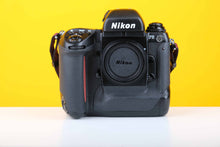 Load image into Gallery viewer, Nikon F5 35mm SLR Film Camera Body Only
