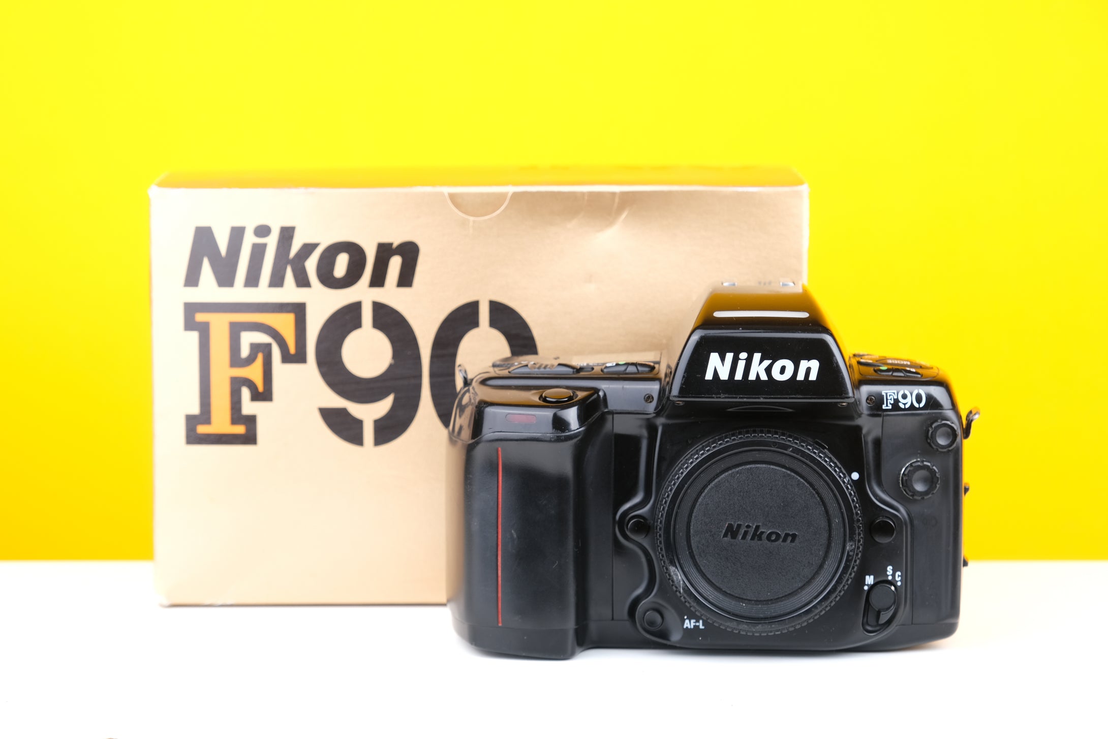 Nikon F90 35mm SLR Film Camera Body Boxed