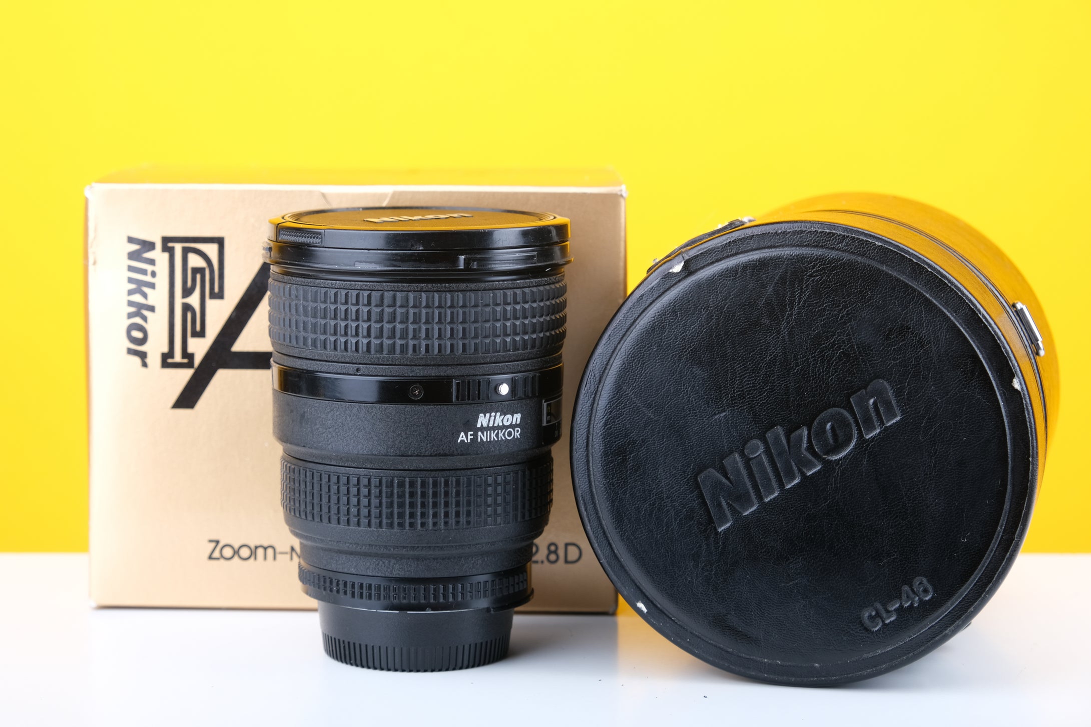 Nikon Nikkor AF 20-35mm f2.8D Zoom Lens with Box and Case