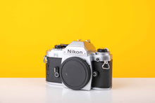 Load image into Gallery viewer, Nikon FG 35mm SLR Camera Body
