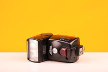 Load image into Gallery viewer, Nikon Speedlight SB-80DX Flash
