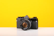 Load image into Gallery viewer, Olympus OM-1 35mm SLR Film Camera with Olympus OM-System F.Zuiko Auto-S 50mm f1.8 Lens
