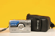 Load image into Gallery viewer, Olympus SP-700 Digital Camera
