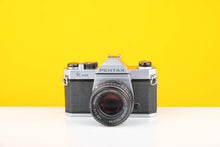 Load image into Gallery viewer, Pentax k1000 35mm SLR Film Camera with Pentax SMC 50mm f1.4 Lens
