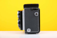 Load image into Gallery viewer, Rolleicord Va Model 2 120 Medium Format Film Camera
