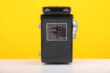 Load image into Gallery viewer, Rolleicord Va Model 2 120 Medium Format Film Camera
