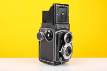 Load image into Gallery viewer, Rolleicord Va Model 2 120 Medium Format Film Camera
