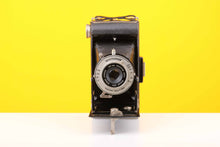 Load image into Gallery viewer, Kodak Six-20 Folding Brownie 620 Film Camera
