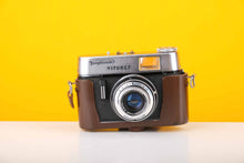 Load image into Gallery viewer, Voigtlander Vitoret 35mm Viewfinder Film Camera with Brown Leather Case
