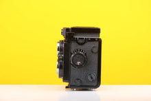 Load image into Gallery viewer, Yashica Mat-124 G Medium Format Film Camera with Leather Camera Case
