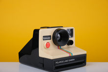 Load image into Gallery viewer, Polaroid 1000SE Polaroid Camera Boxed
