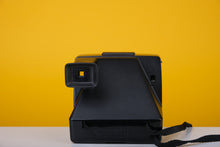 Load image into Gallery viewer, Polaroid 1000SE Polaroid Camera Boxed
